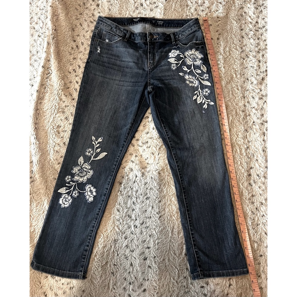 Simply Vera Wang Capri Mid Rise